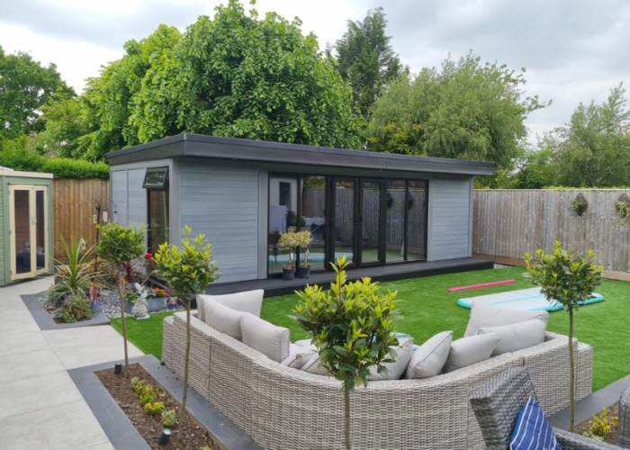 Light Grey Garden Room Socialising (1)